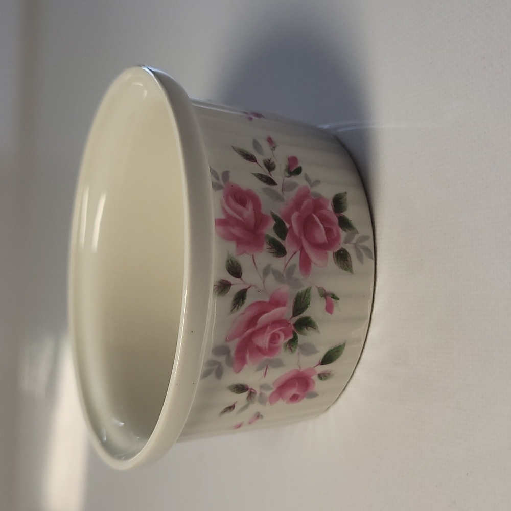 Vintage Enoch wedgewood ramekin dish
